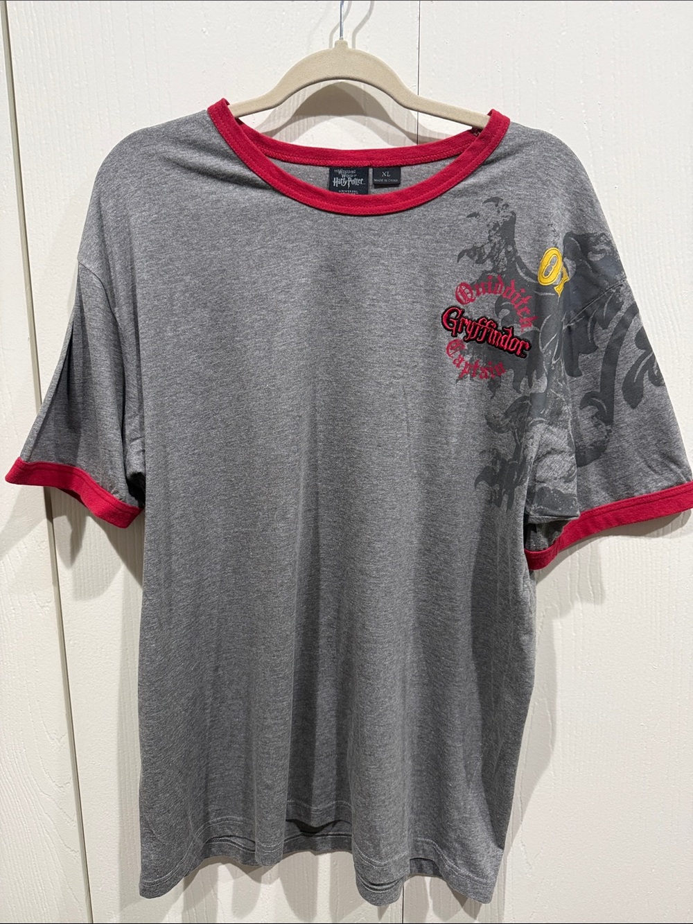 Harry Potter 07
Quidditch Gryffindor Captain Embroidered T-Shirt Size XL